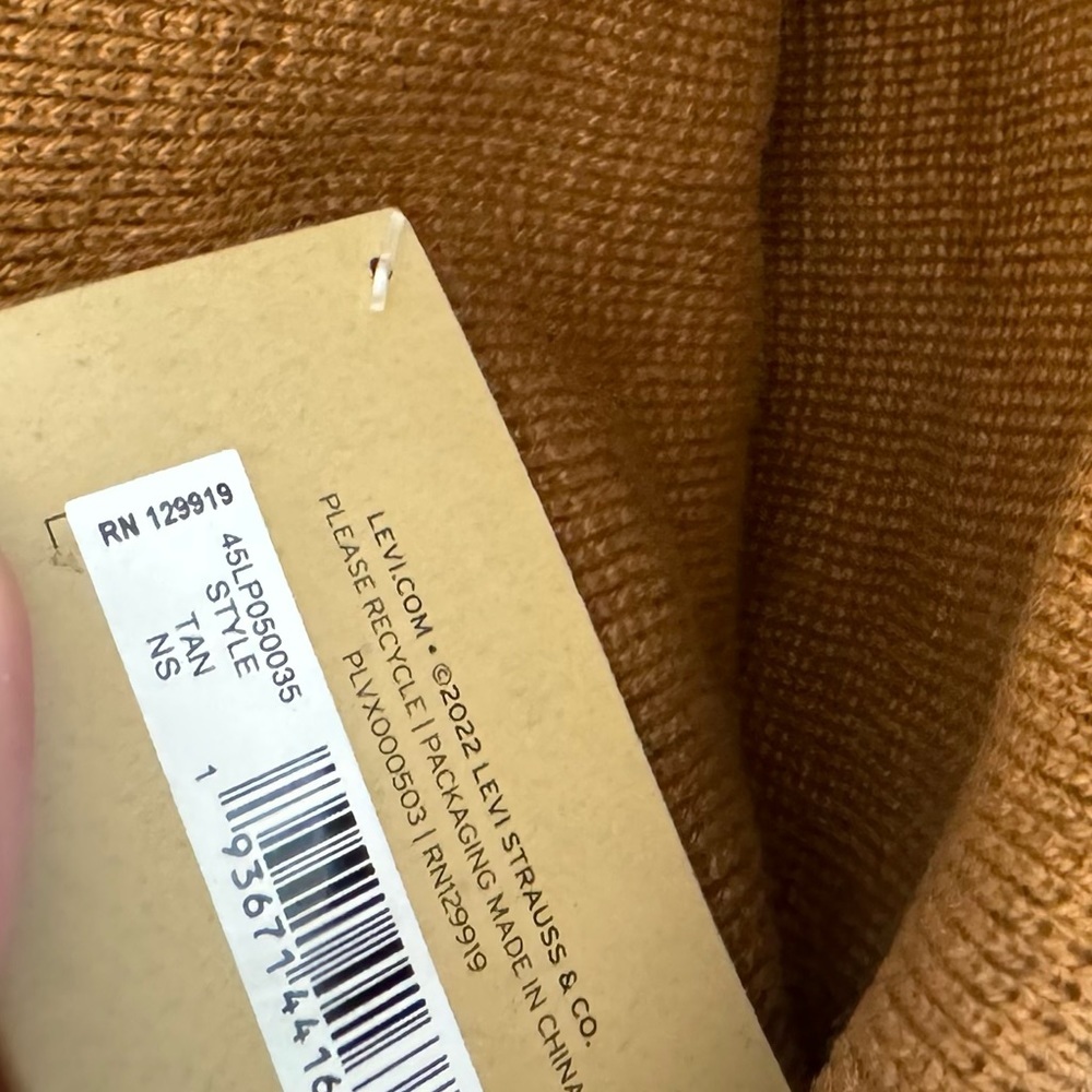 LEVIS knit beanie-superior warmth! Soft and comfy cozy! Unisex but under men’s🕺 - Picture 4 of 6